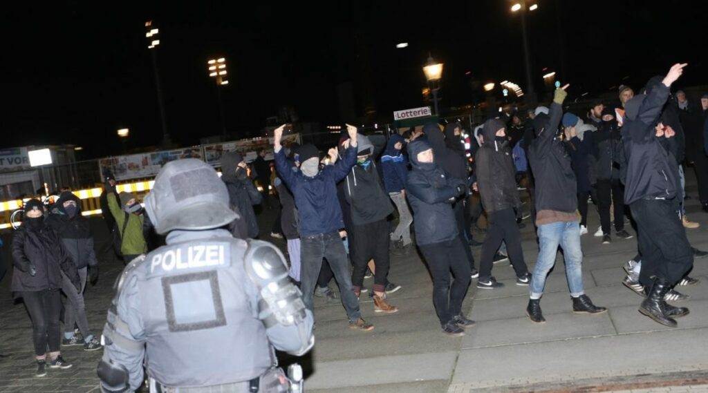 Regierung unterstützt Antifa trotz Morddrohungen gegen Unternehmer