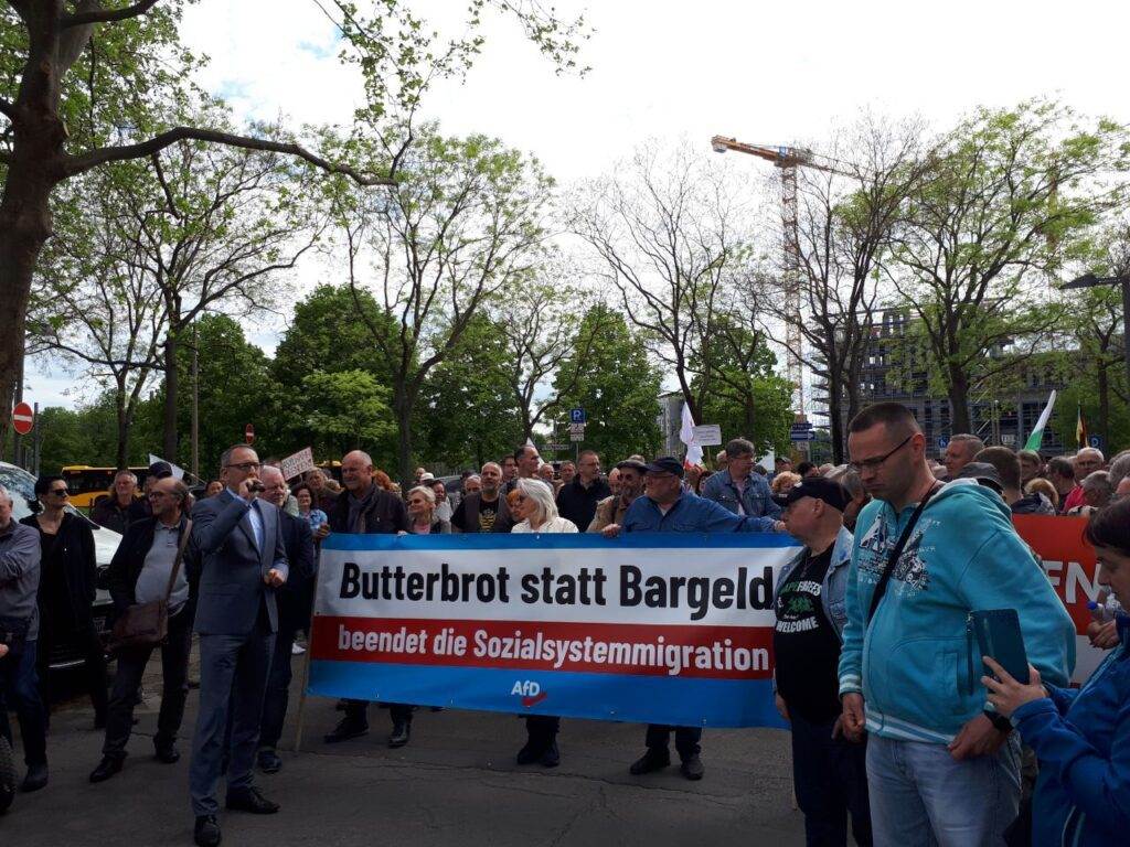 Abstimmung im Stadtrat Dresden über „Asyl“-Container - AfD-Bekenntnis gegen weitere Asylunterkünfte